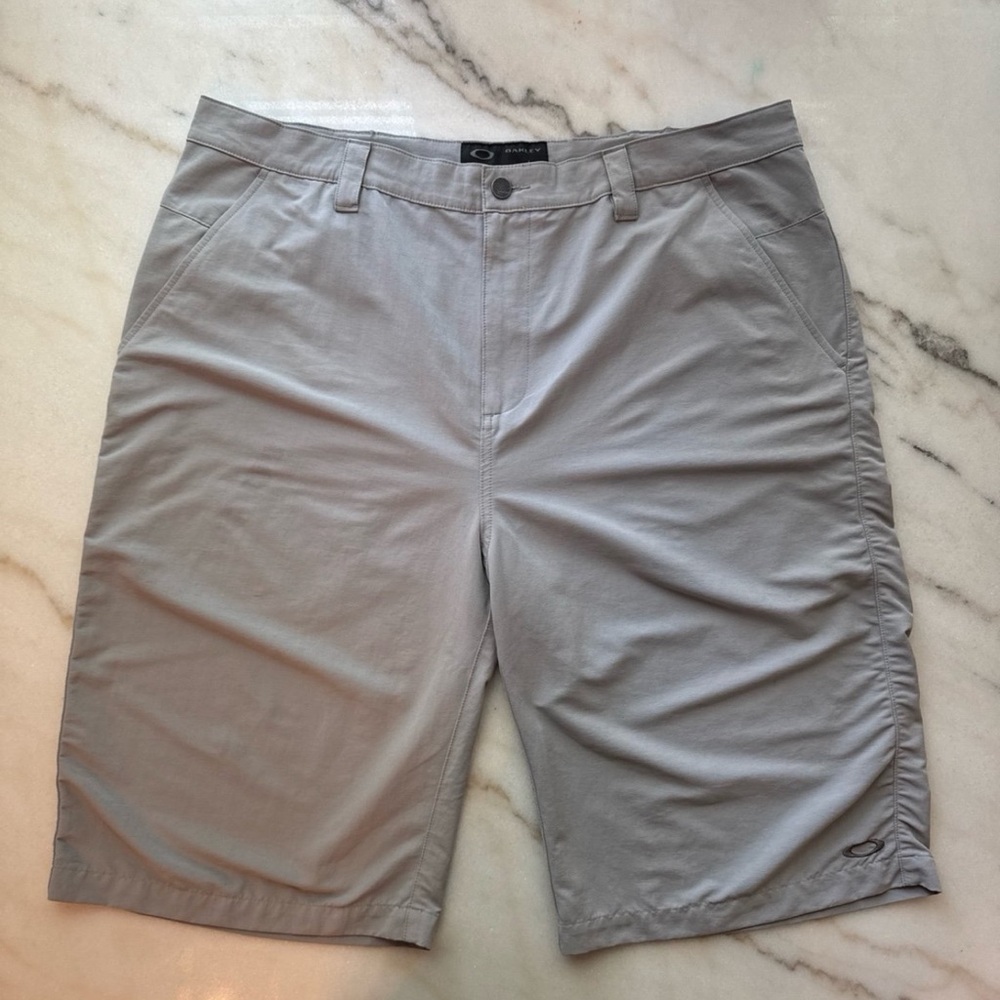 Oakley Gray Cargo Shorts Lightweight and Comfortable